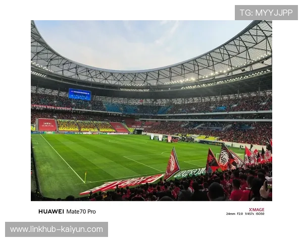 一起登场燃动赛场，球迷携手点亮中超激情时刻